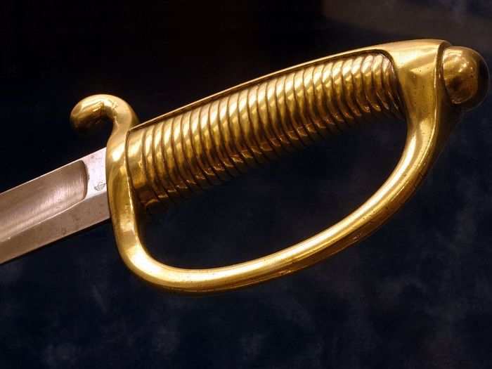 Sabre-briquet