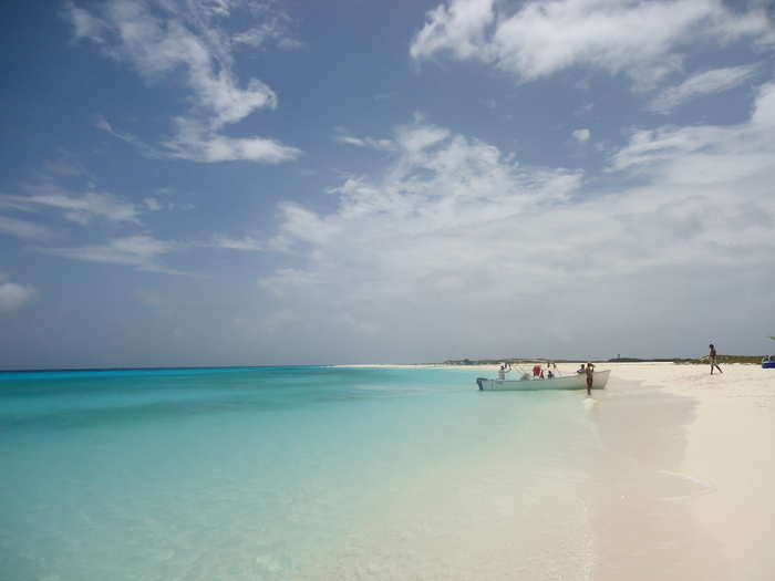 5. Cayo de Agua — Los Roques National Park, Venezuela: One visitor described the beach