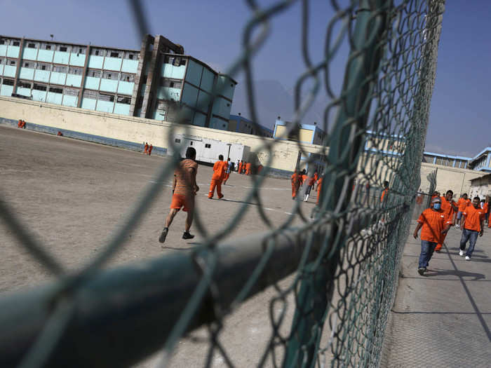 Violence a major problem in Mexican prisons since inmates have easy access to getting weapons because of the lack of security.