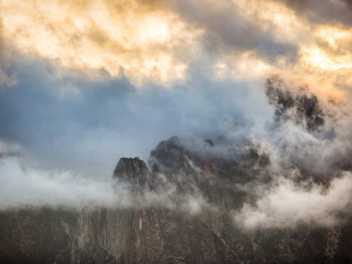 While Verhoeven was making his climb, he encountered many weather problems. "Just as I wanted to set off, a snow storm rolled in and covered the wall. Thankfully it only lasted a few days," he said. "But as I started the first day, the upper part was still seeping wet. Luckily the sun came out quickly and dried most [of the rock] so that only one hard pitch was a bit moist."