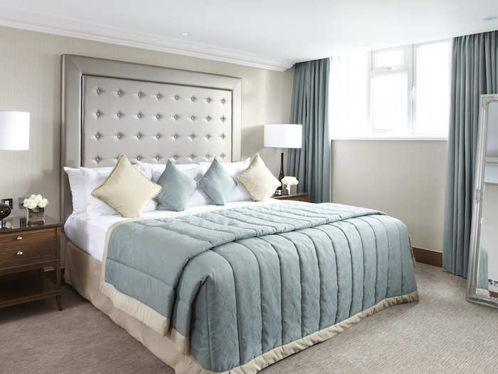 The Waterloo Suite, which also has a Thames view, is decorated with a more contemporary, stylish design.