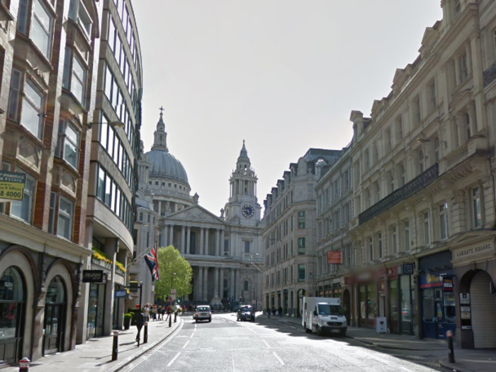 Ludgate Hill (present day) — St Paul