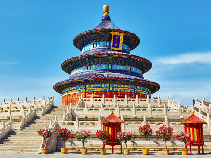 Majestic ancient temples like the Temple of Heaven still reside within the city. Built for Chinese emperors from the Ming and Qing Dynasties, the temples within the grounds are round and tiered to resemble the crowns once worn by emperors.