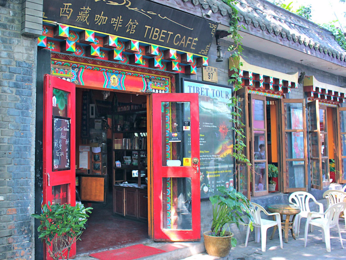 Beijing is also home to hutongs, which are small lanes and streets that often house traditional courtyard homes dating back hundreds of years. In the Nanluoguxiang hutong, ongoing gentrification has led to the opening of many popular bars, cafes, boutiques, and microbreweries.