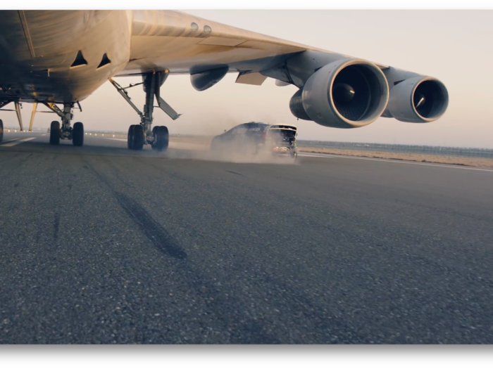 ... and some final donuts around a moving 747.