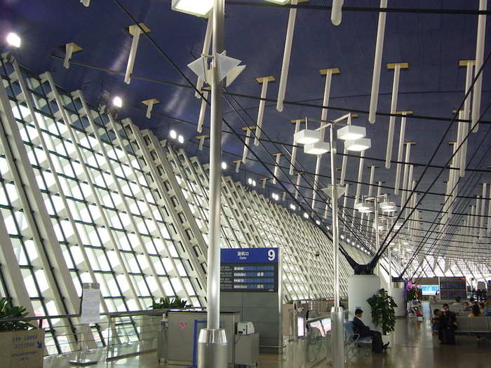 Shanghai Pudong Airport shared the title of the world