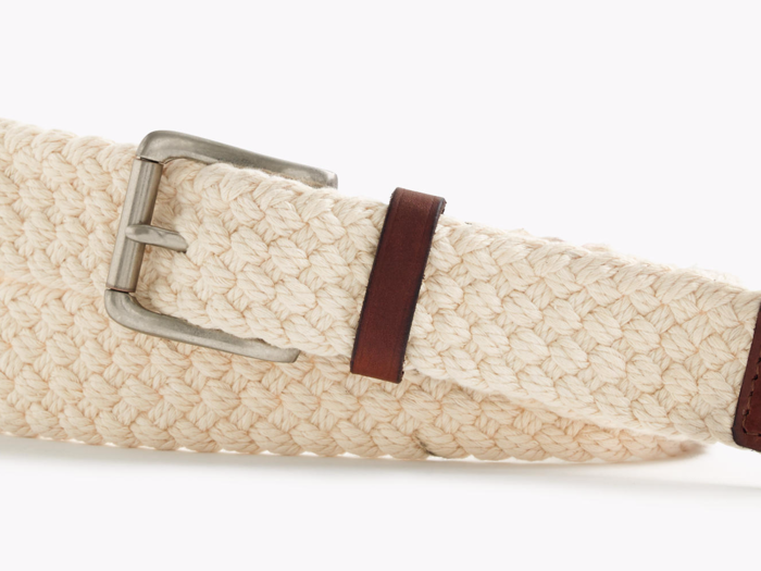 A cream knitted belt to switch it up.