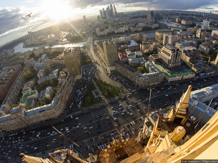 The team has also been to the Ministry of Foreign Affairs building in Moscow, another Stalinist skyscraper. According to Semenov, this building was the most heavily guarded structure that they have been able to successfully ascend.