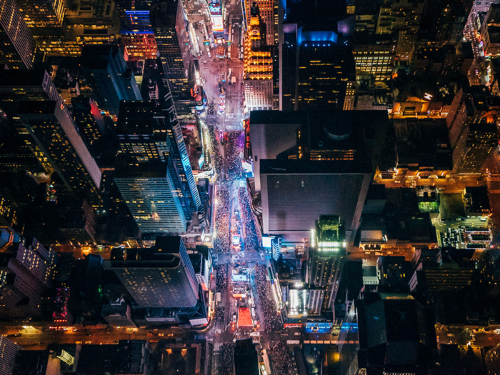 "A city like New York has an in?nite number of perspectives, but if you want to ?nd something truly unique, it helps to take some risks. Hanging from a harness ... 2,000 feet above Times Square, the massive infrastructure of New York City looks like a densely packed circuit board. Sometimes the best images lie at the edges of possibility." — @dave.krugman