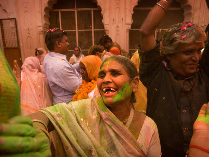 Green symbolizes new beginnings and the harvest, and is also the sacred color of the Muslim community in India.