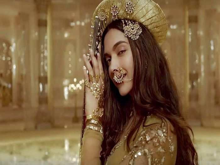 Best Choreography: Remo DSouza, Deewani Mastani song in Bajirao Mastani