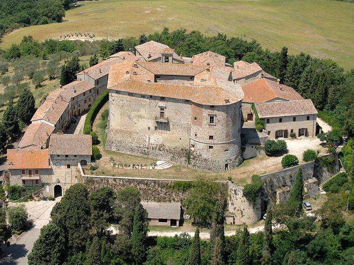 The castle and surrounding village have been occupied by royal descendants since the 10th century. It
