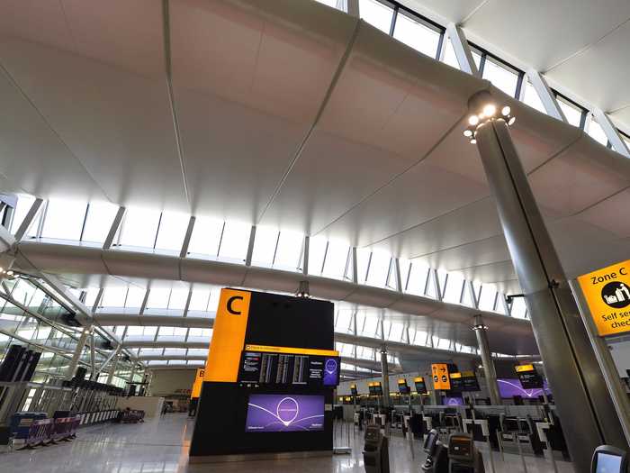 8. London Heathrow Airport (LHR)