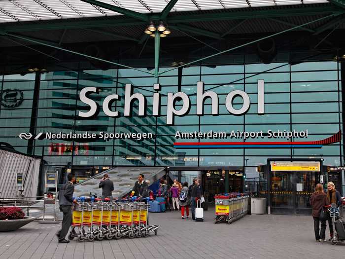 14. Amsterdam Schiphol Airport (AMS): 58,284,864 passengers in 2015