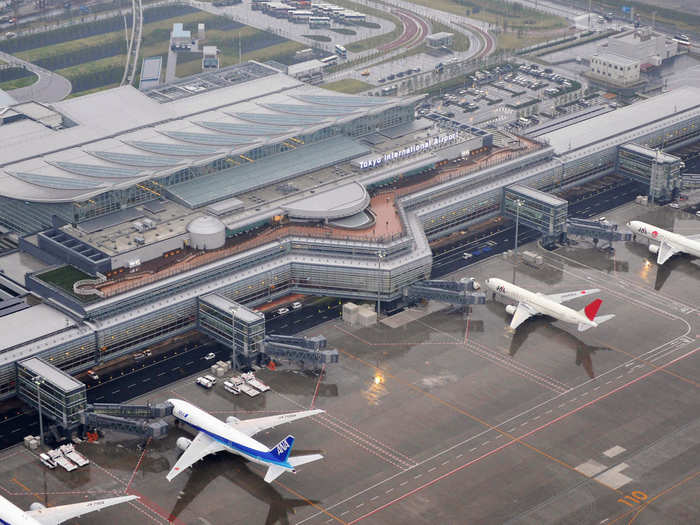 5. Tokyo Haneda International Airport (HND): 75,316,718 passengers in 2015