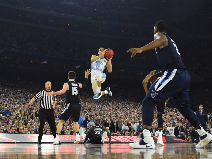 Marcus Paige hit this ridiculous off-balance 3-pointer to tie the game in the closing seconds.