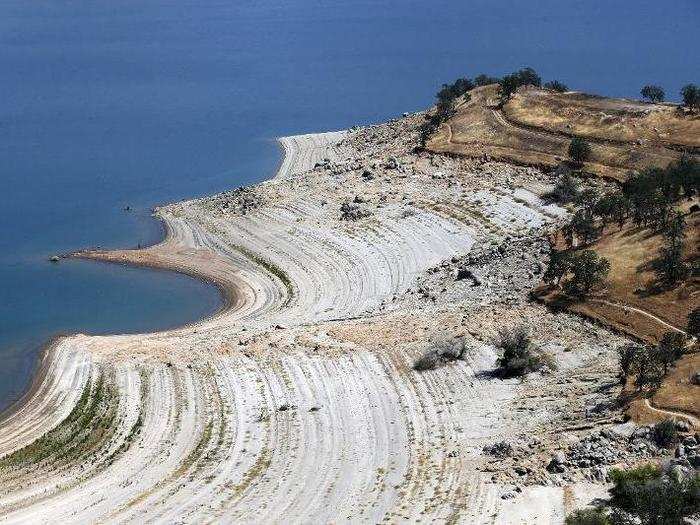 Reservoir banks that used to be underwater at Millerton Lake on top of the Friant Dam.