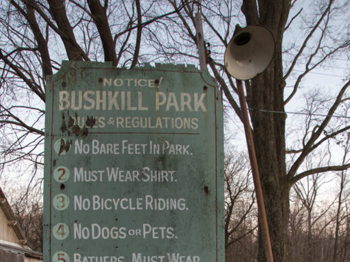 They walked away with sideshow banners that were later purchased for $10,000. (They later returned to the park to split the profit with Fehnel).