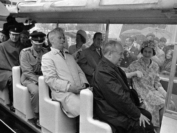 1967: As part of a six-day visit to Canada, the queen had the opportunity to shelter from the rain and ride the Expo 67 electric train, which at the time was revolutionary. It was originally constructed for the 1967 world fair which took place in Montreal.