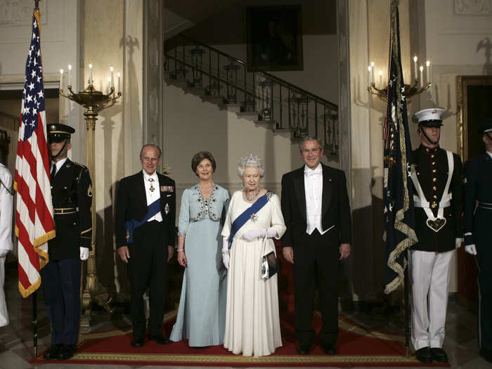 2007: The queen and Prince Philip visited the White House in 2007 to attend the annual State Dinner, hosted by George Bush Jr. and his wife, Laura Bush. George Bush praised the two nations