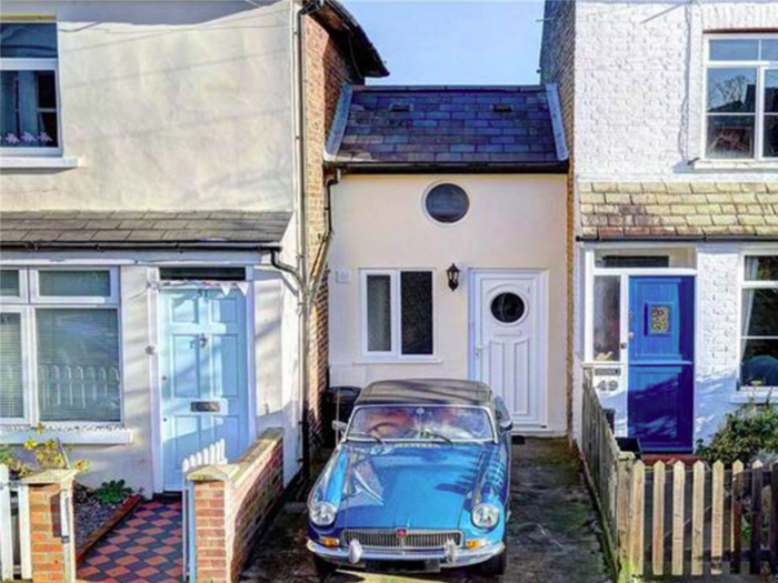 An even narrower house in south west London