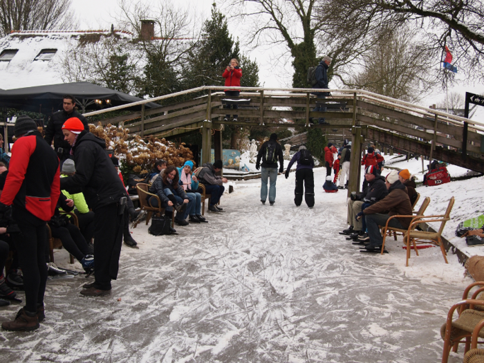 While Giethoorn definitely has its appeal in the spring and summertime, it