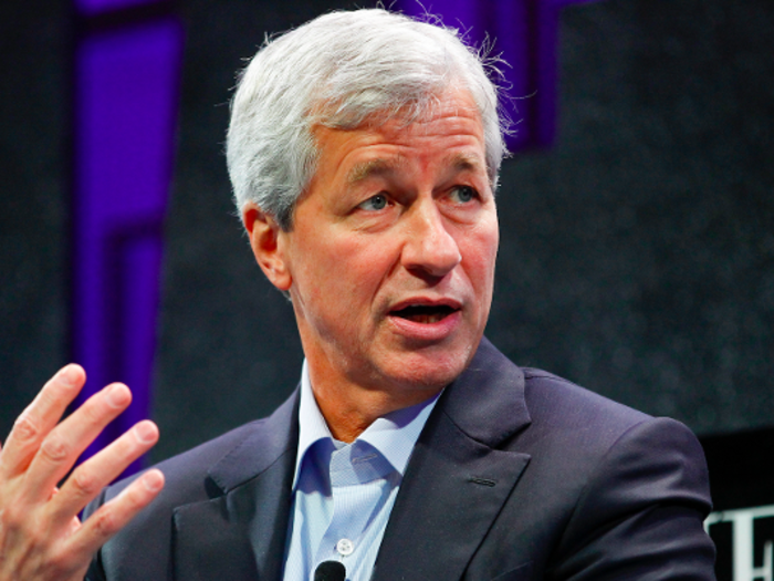 Jamie Dimon hates when people throw others under the bus.