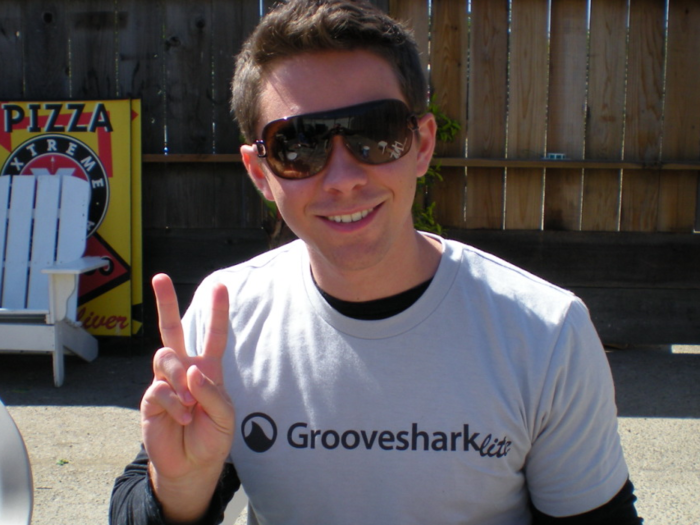 Grooveshark, streaming music: "We started out nearly ten years ago with the goal of helping fans share and discover music. But despite best of intentions, we made very serious mistakes. We failed to secure licenses from rights holders for the vast amount of music on the service. That was wrong. We apologize. Without reservation." - Grooveshark management