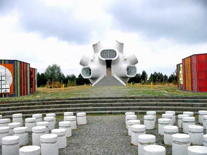 The Makedonium is a memorial built in the 1970s to commemorate a revolt against Ottoman rule in the early 1900s, and it