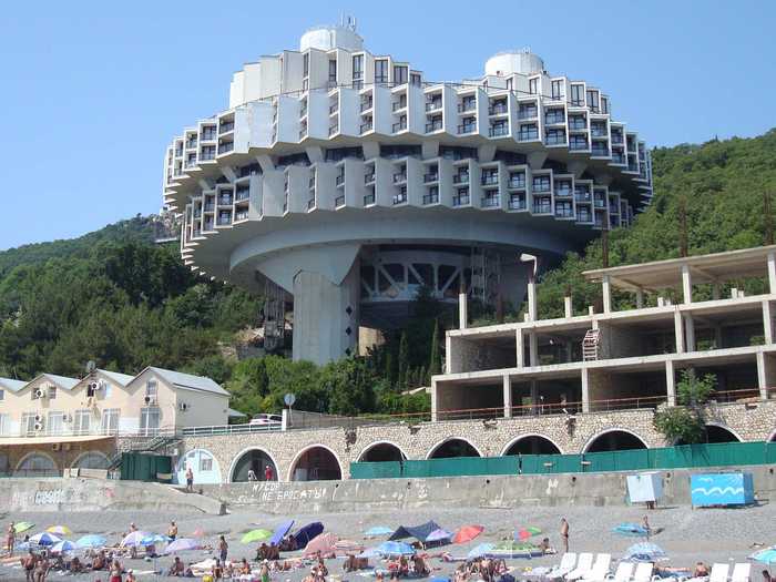 This resort in Ukraine combines two late Soviet architectural trends: Constructing things off the ground, and buildings that look slightly like UFOs.