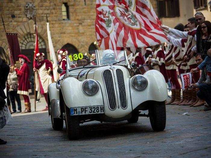 It was designed to honor the 75th birthday of the BMW 328 race car.