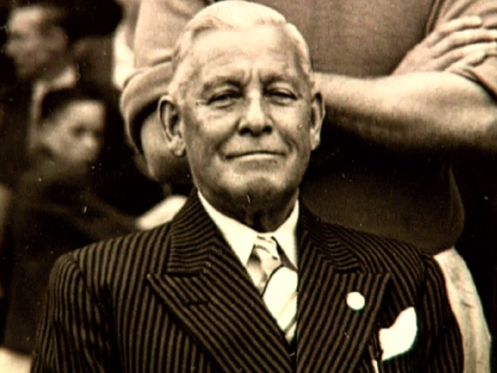 3. Bill Struth, Rangers — 34 years