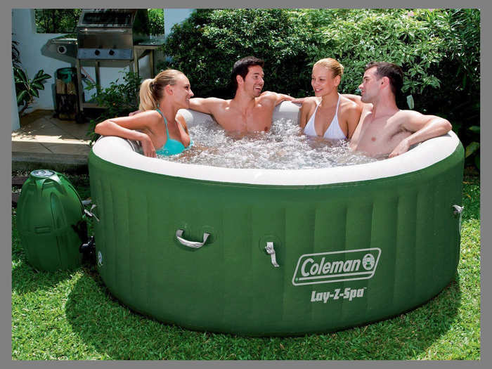 Inflatable hot tub