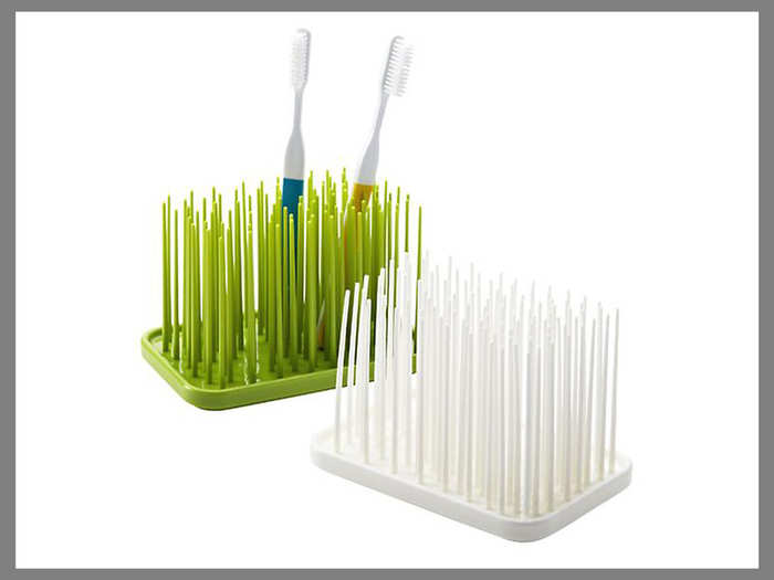 Grassy toothbrush holder