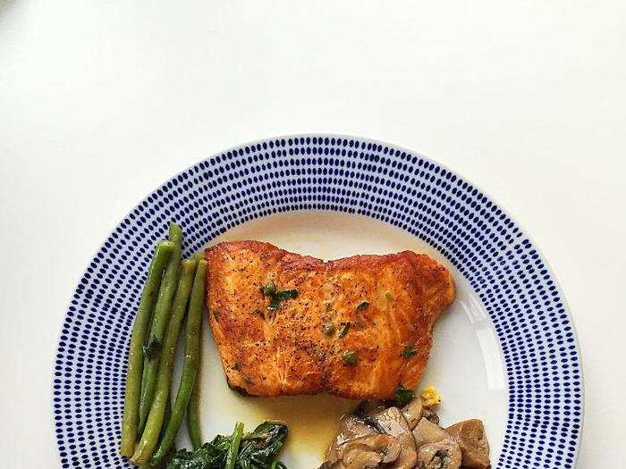 The couple made salmon and veggies for dinner, and headed to bed early enough for Kara to wake up to teach the next morning at 7 a.m.