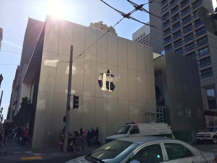 Apple spent $1 million on the stairs in the new San Francisco Apple Store