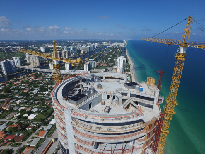 MIAMI: Porsche Design Tower