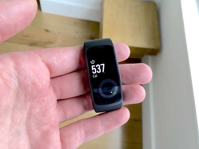 Onto the fitness stuff: The Gear Fit 2 tells you how many calories you