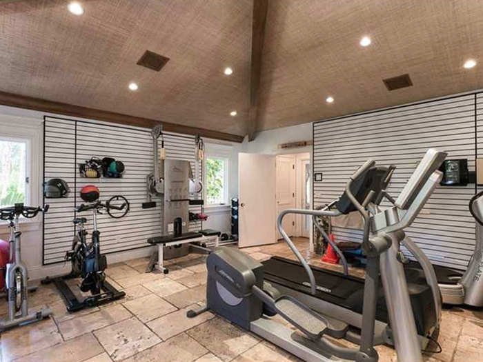 Be sure to crank your favorite Lenny Kravitz song while breaking a sweat in this convenient home gym.