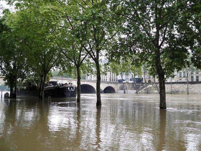 The river is expected to hit its peak today, at 21 feet above its normal level.