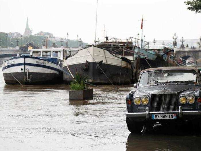 Whoever owns this Rolls Royce should probably move it ASAP.