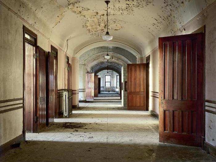 These hospitals housed thousands of people with severe mental disorders like schizophrenia and bipolar disorder. While a majority of the hospitals have been completely abandoned, some have remained partially open, such as Kankakee State Hospital, pictured below.