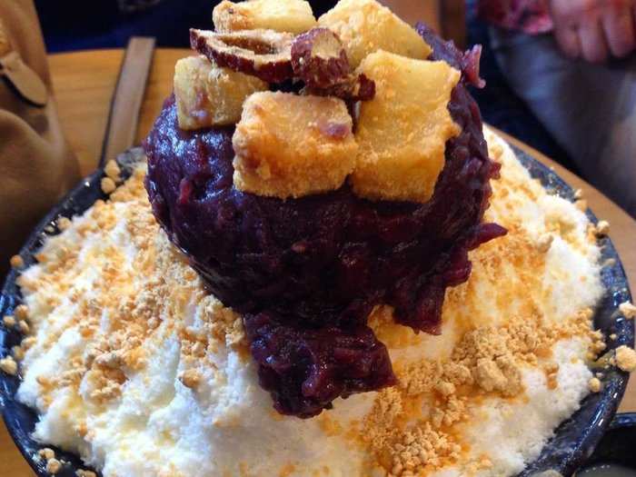 Potbingsu is sweet red bean on shaved ice.