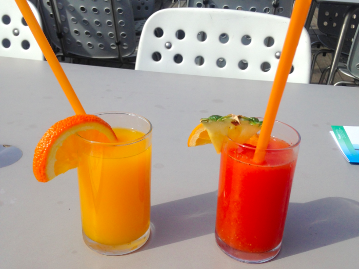 Freshly squeezed fruit juices were available to everyone. Griffiths said that the staff even gave her a tour of their kitchens and all the meals they prepare. "Having talking time when sitting down to lunch and eating one of the many delicious hospital meals (who