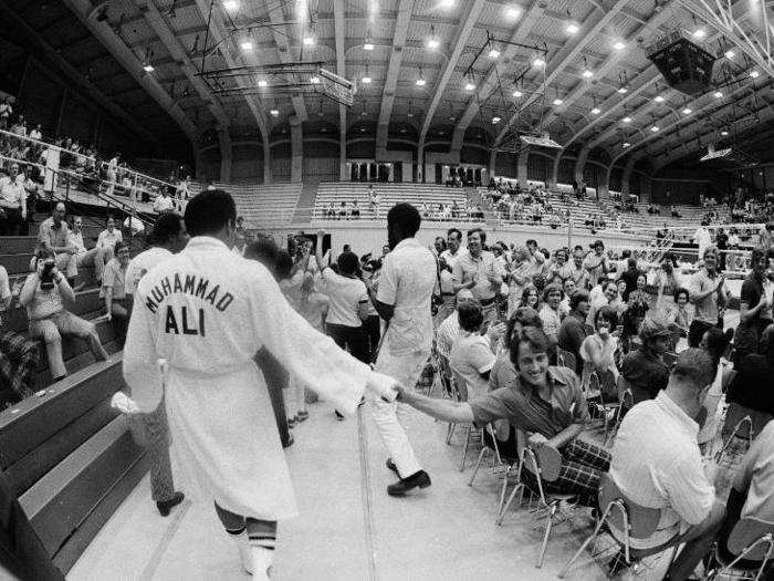 Ali also had an exhibition match at a local high school during Simon