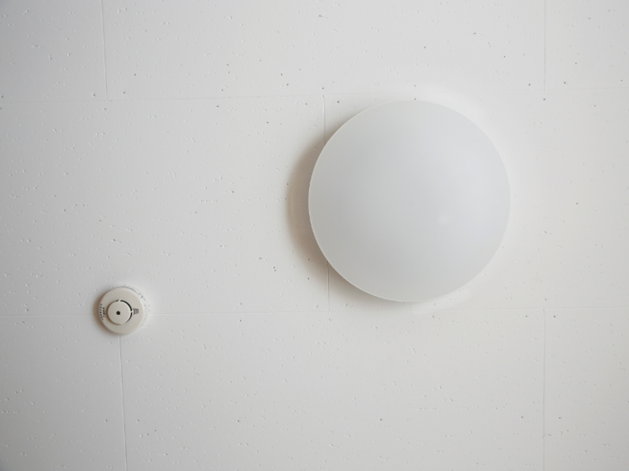 This ceiling lamp is just a plain white circle.