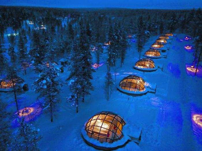 While temperatures around these parts can get as low as -40F, the igloos are made from a special thermal glass that keeps the inside toasty, and the glass from frosting over.