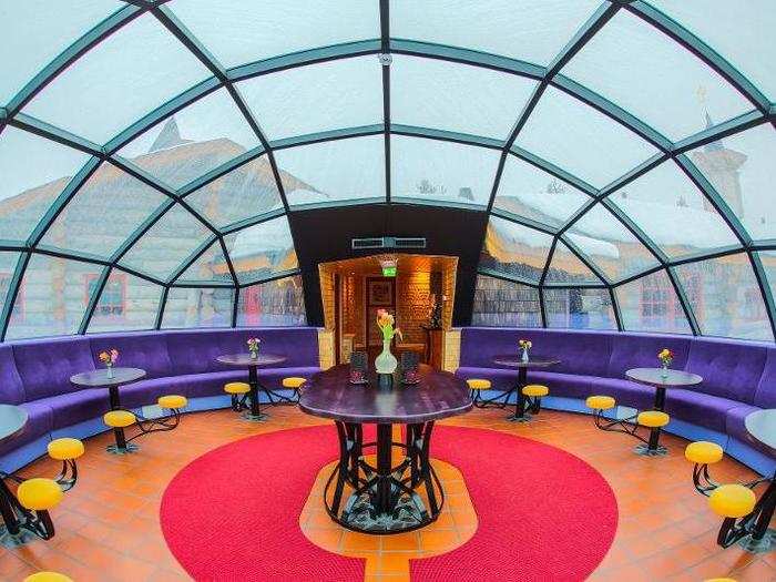 The resort features several restaurants too, including this igloo bar/restaurant.