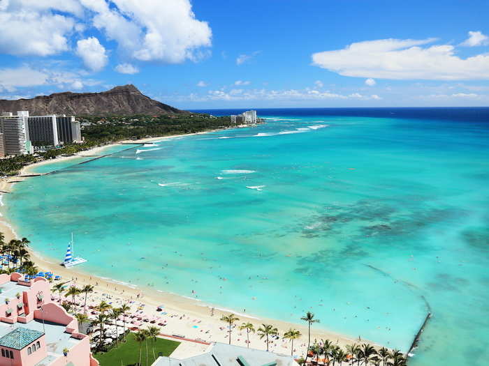 Hawaii, 1% — This tropical US state lures travellers with its unparalleled white sandy beaches. Beachgoers can enjoy both white sand and gorgeous blue water — which is usually dotted with surfers — at Honolulu