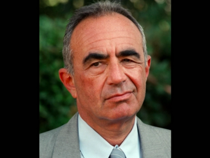 Simpson hired Robert Shapiro to be his lawyer. He was known as a "fixer" for the rich in Hollywood.